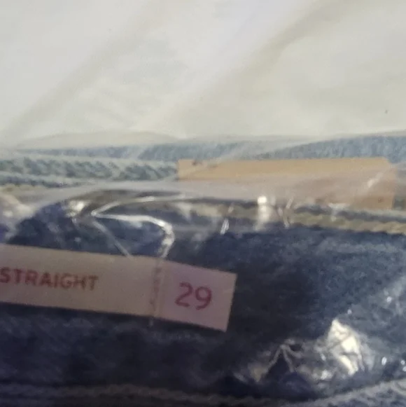 NWT LEVI'S LOW PRO Lightweight Ladies Jean Size 29 =Size 9 - Picture 2 of 7